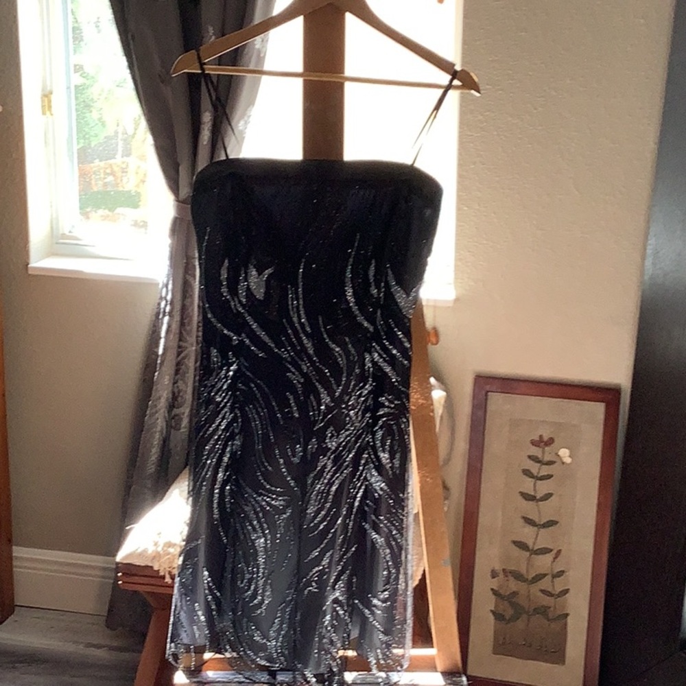 Elegant Strapless Black Dress - Picture 2 of 9